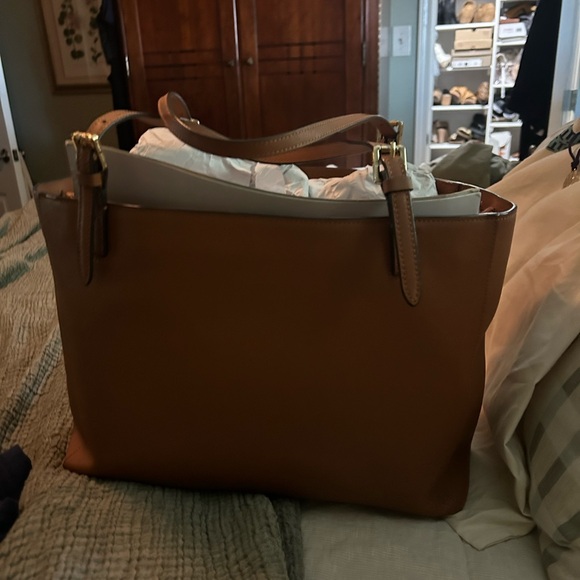 Tory Burch - Picture 3 of 7